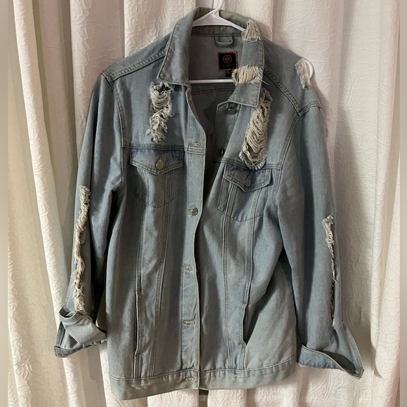 Distressed oversized Jean jacket - Picture 1 of 2